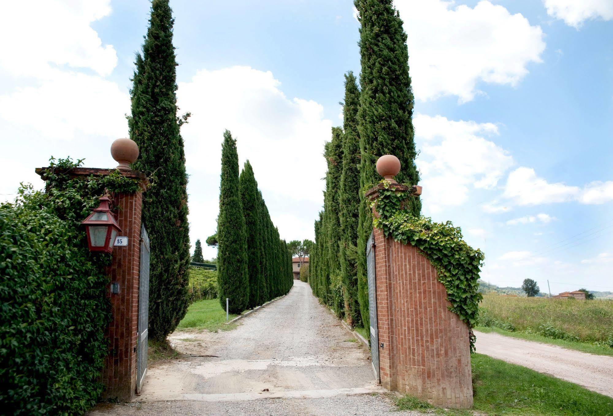 Agriturismo Buon Riposo - Country Resort In The Heart Of Tuscany San Giovanni a Corazzano Bagian luar foto